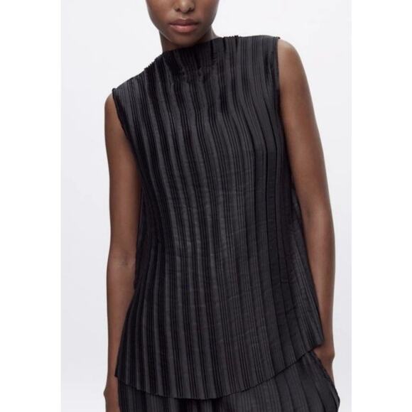 Zara Pleated Shirt High Neck Sleeveless Pullover Oversized Blouse in Black - Picture 1 of 8